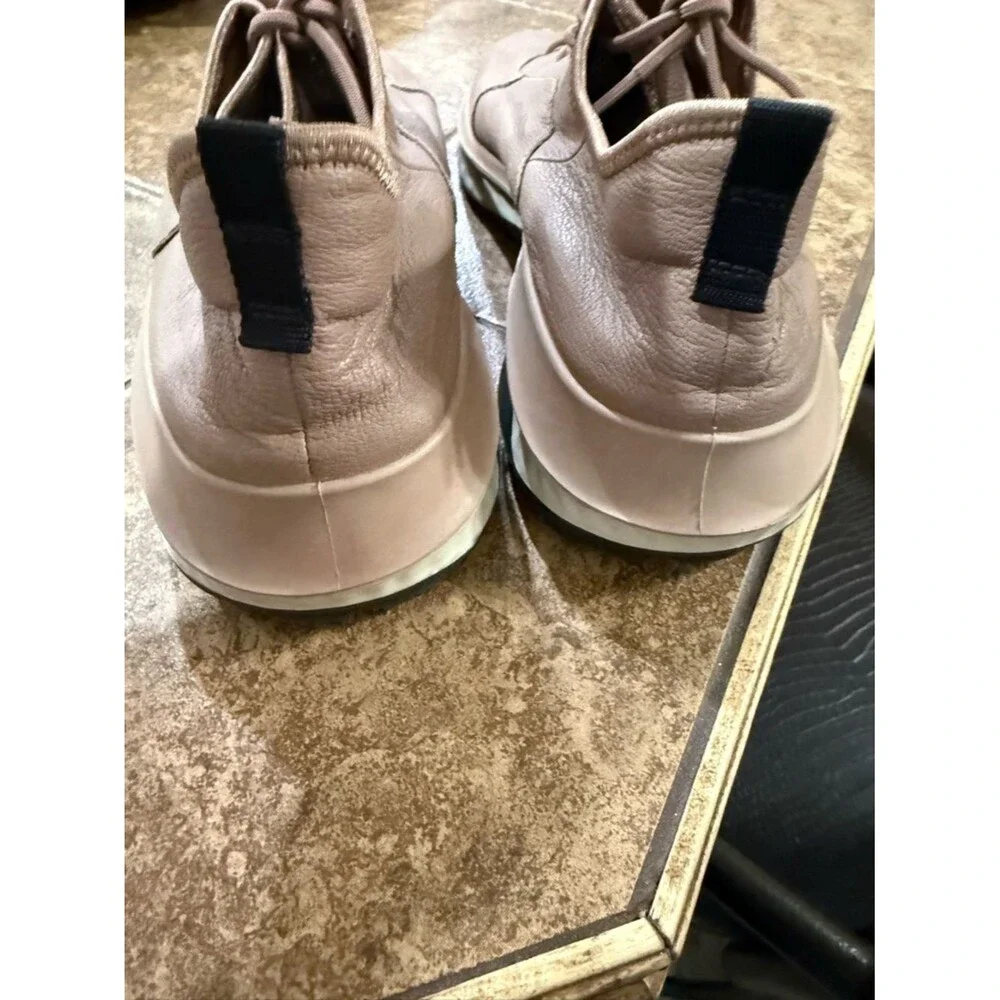 Ecco premium st1